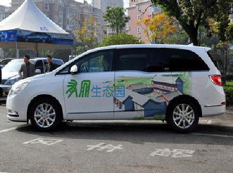 靖西户外车贴喷绘如何保持效果?